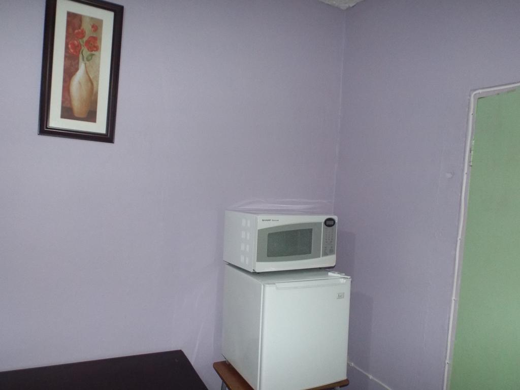 Tropical Court Inn New Kingston Cameră foto