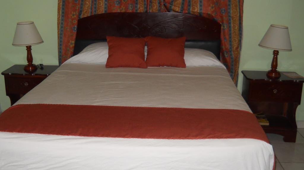 Tropical Court Inn New Kingston Cameră foto
